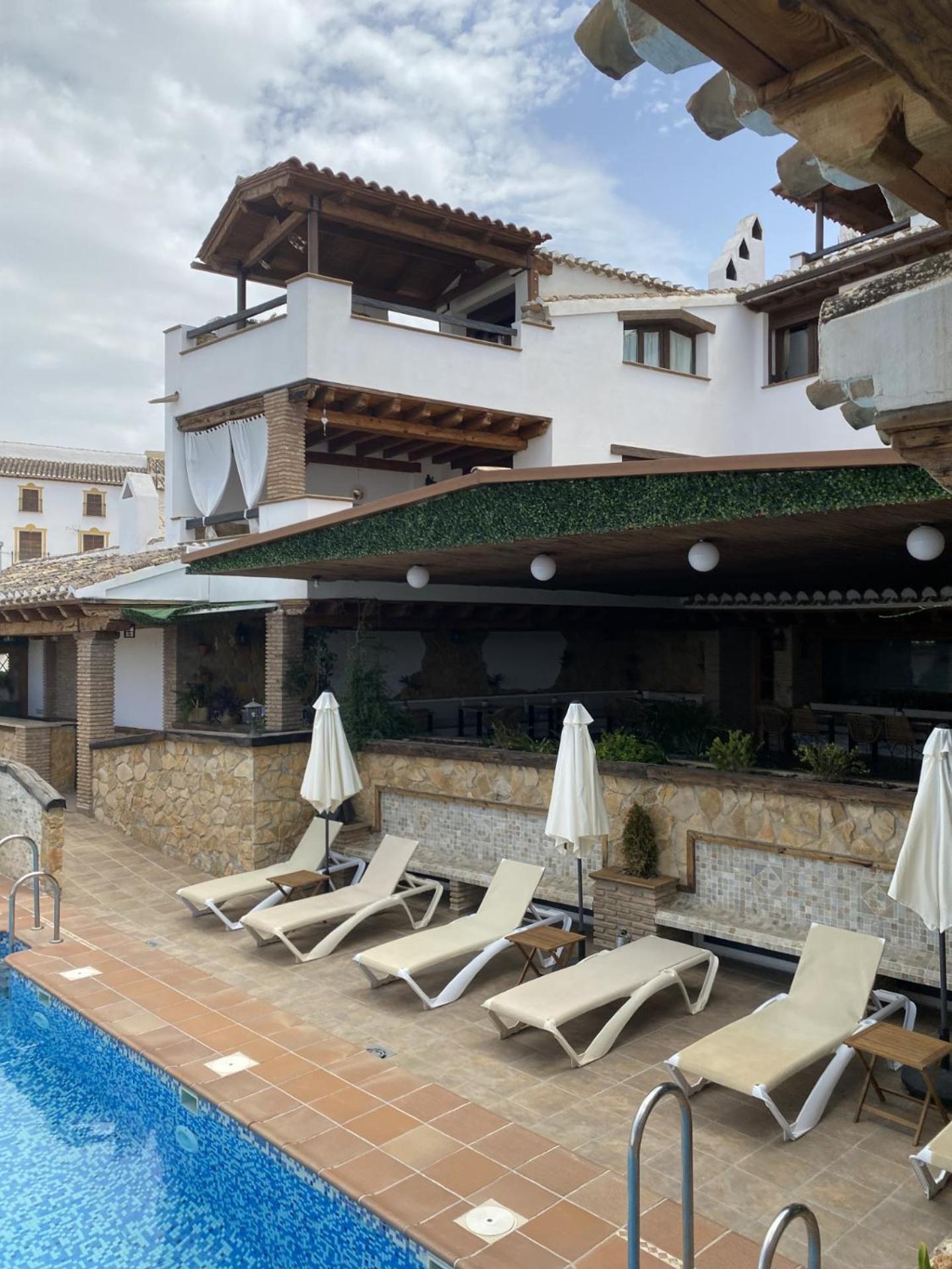 Alhanda Apartamento *